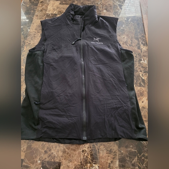 Arc'teryx Men's Bkack Vest Large - Picture 1 of 5
